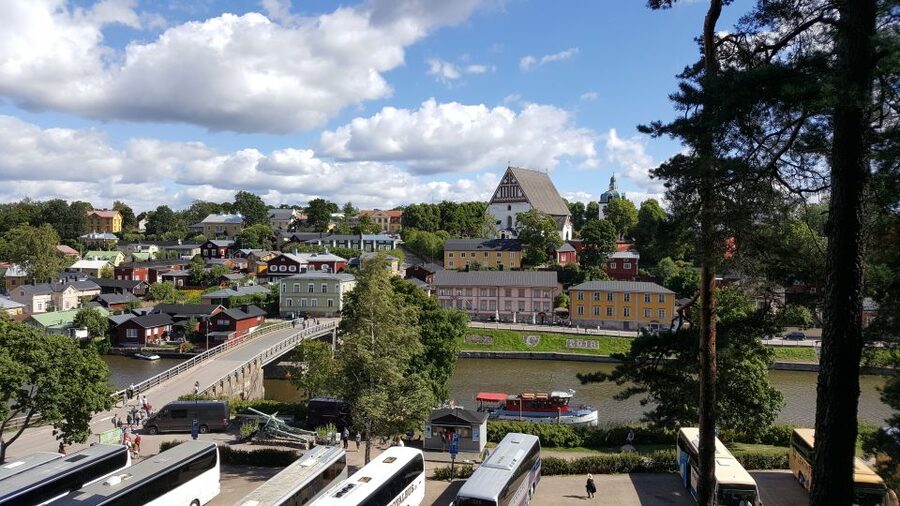 From Helsinki: Porvoo Guided Day Trip with Transportation - What you’ll learn on the road about Finland and Finnish culture