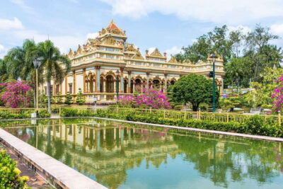 From Ho Chi Minh: Mekong Delta Small Group Day Trip - Vinh Trang Pagoda: A Landmark Temple With a Real Dress Code