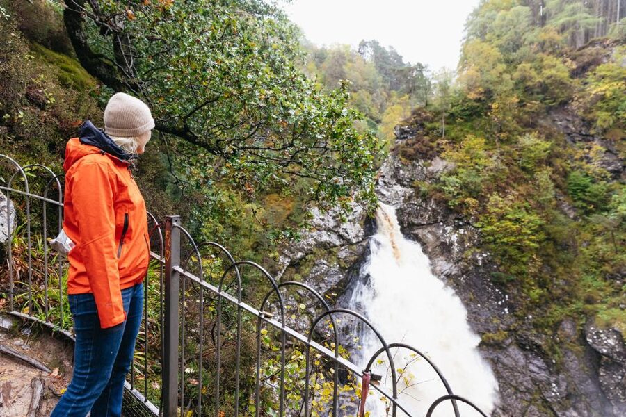 From Inverness: Loch Ness Guided Day Trip - The Loch Ness cruise: your hour-long monster hunt, built into the day