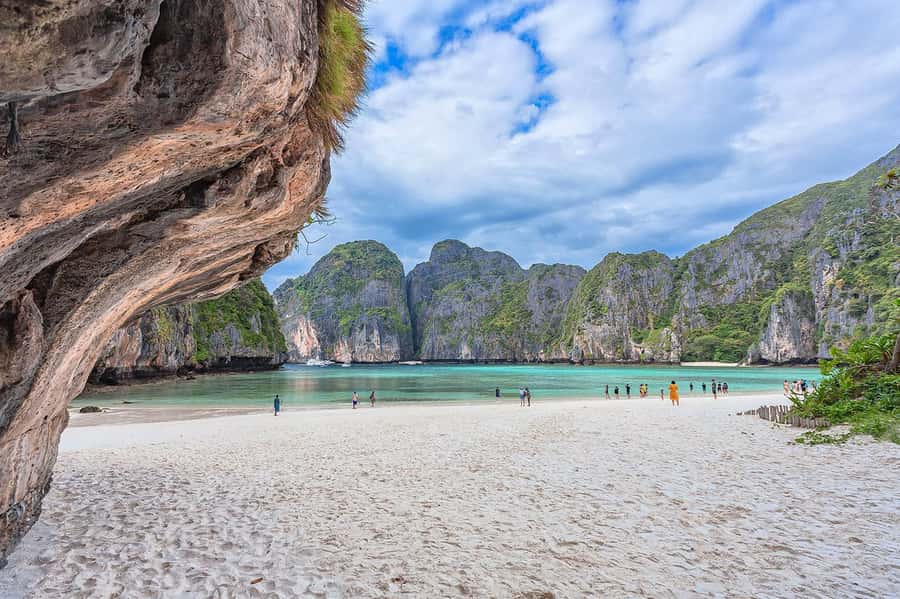 From Khao Lak: Phi Phi, Maya Bay, and Khai Islands Day Trip - Phi Phi and Maya Bay from Khao Lak: the payoff of an early start