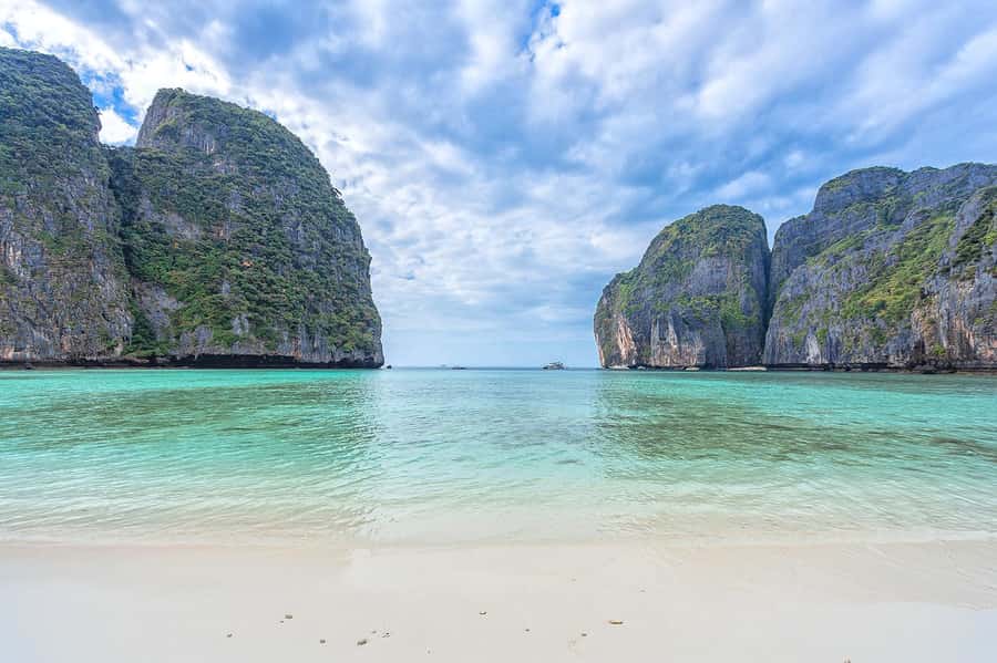 From Khao Lak: Phi Phi, Maya Bay, and Khai Islands Day Trip - Maya Bay and Phi Phi Don: film fame, lunch breaks, and crowd math