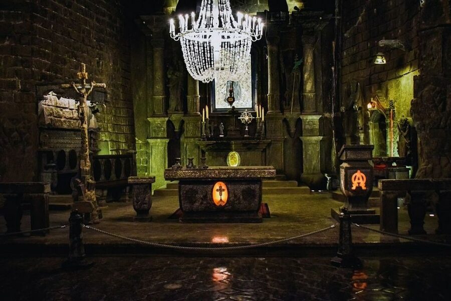 From Krakow: Wieliczka Salt Mine Half-Day Trip with Pickup - First Chambers and the Underground Lake: The Visual Payoff