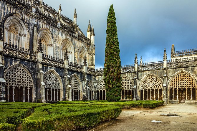 From Lisbon: Fatima Batalha Nazare & Obidos Small Group Day Trip - The “small group” reality: why punctual regrouping matters