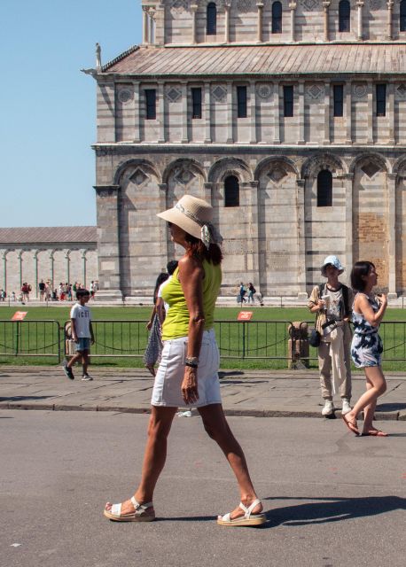 From Livorno: Day Trip to Pisa and Cinque Terre's Manarola - Livorno meeting point: get on the bus without stress