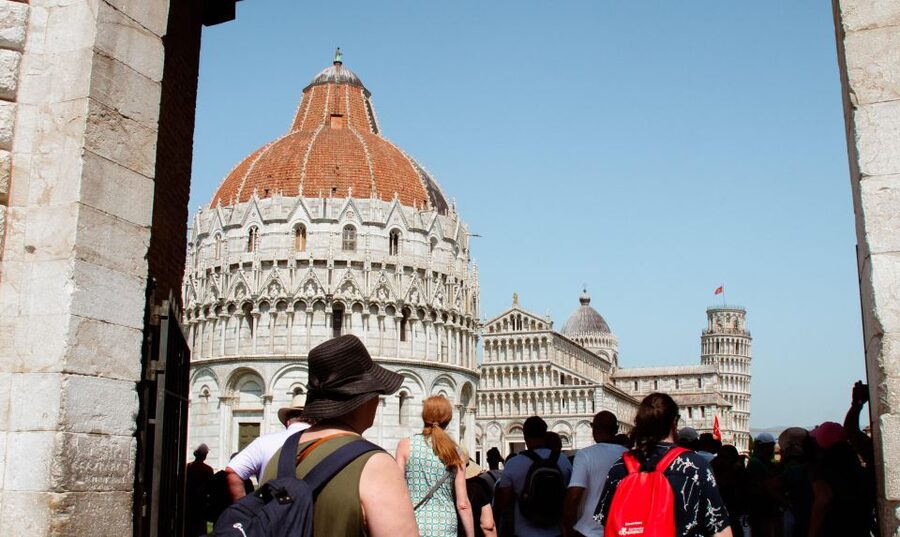 From Livorno: Day Trip to Pisa and Cinque Terre's Manarola - Leaning Tower of Pisa: the climb option and the realistic effort