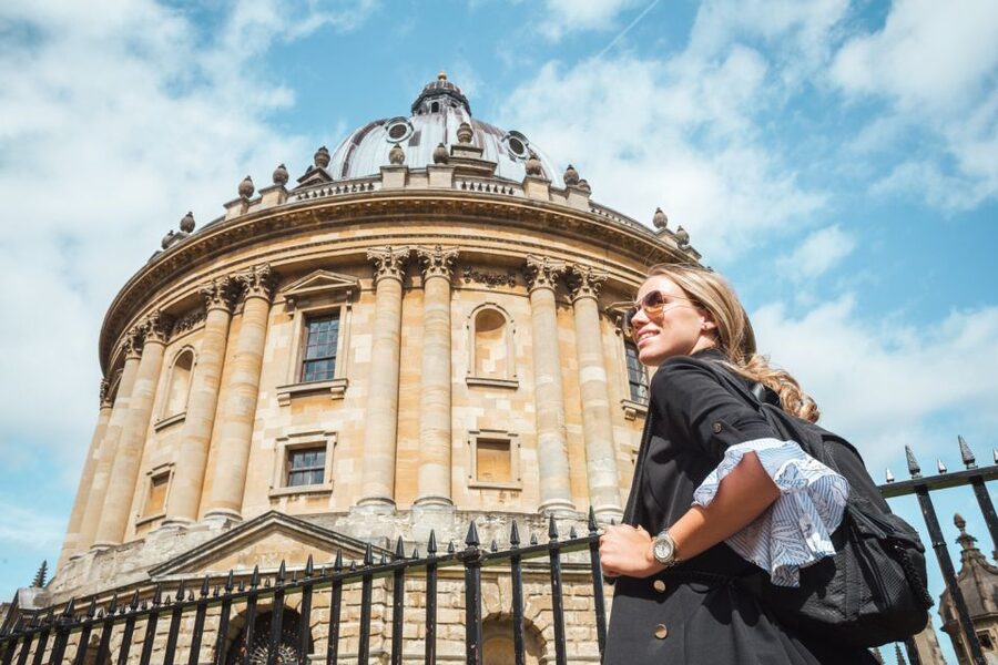 From London: Oxford and Cotswolds Villages Day Trip - Small-group comfort and luggage limits that affect your day