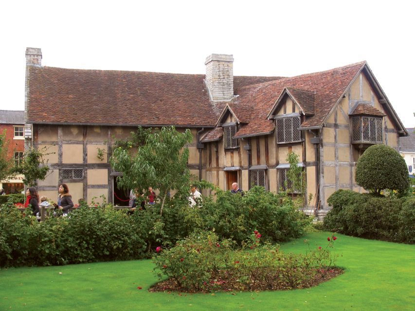 From London: Shakespeare's Stratford-upon-Avon Day Trip - How being unescorted changes the experience (and how to handle it)