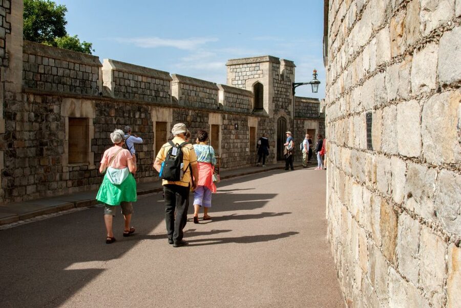 From London: Windsor Castle, Bath, and Stonehenge Day Trip - Windsor–Stonehenge–Bath in 11 hours: the route that makes sense