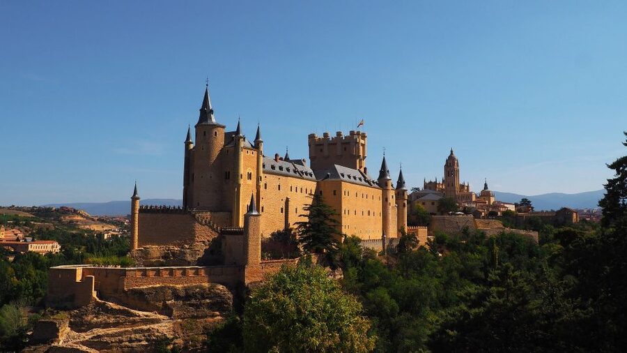 From Madrid: Ávila and Segovia Guided Day Trip - The Alcázar option: when the castle is worth paying for