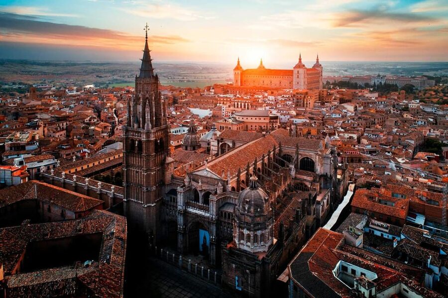 From Madrid: Day trip to Toledo and Don Quixote Windmills - From Madrid to La Mancha: how the ride sets the mood for windmills