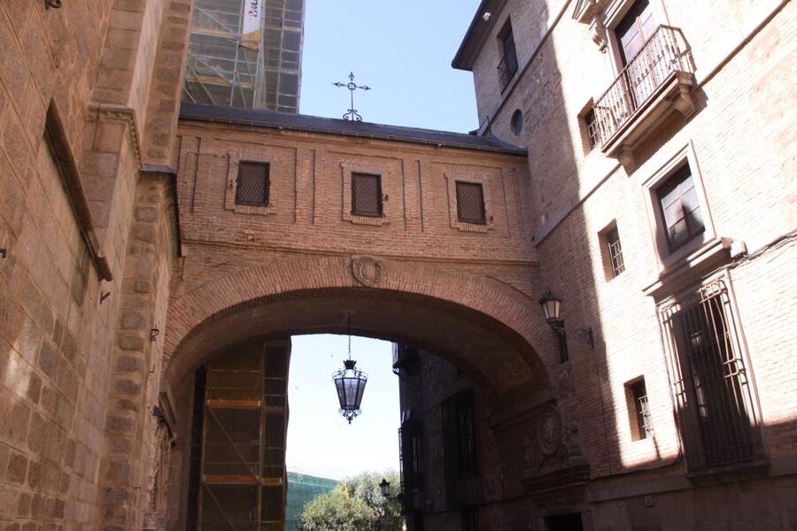 From Madrid: Day Trip to Toledo with Local Guide - Scenic stops and the legend of Ildefonsus: the kind of detail that sticks