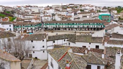 From Madrid: Guided Day Trip to Chinchon, Aranjuez & Toledo - Starting at Plaza de Neptuno: meeting, timing, and getting oriented