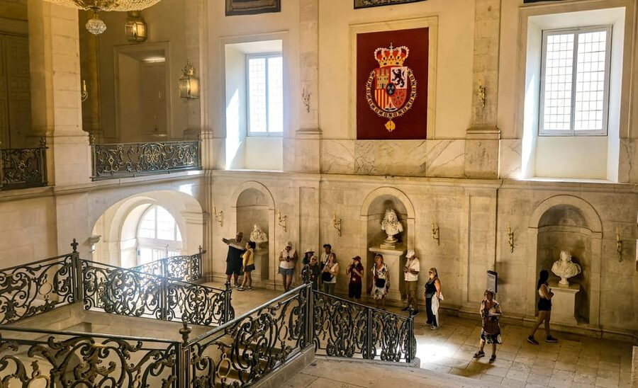 From Madrid: Guided Day Trip to Chinchon, Aranjuez & Toledo - Aranjuez Royal Palace and gardens: the main event inside the ticket