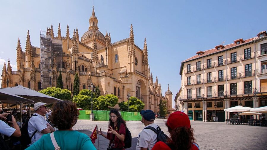 From Madrid: Guided Day Trip to Segovia, optional Alcázar - Alcázar of Segovia upgrade: should you pay for castle entry?