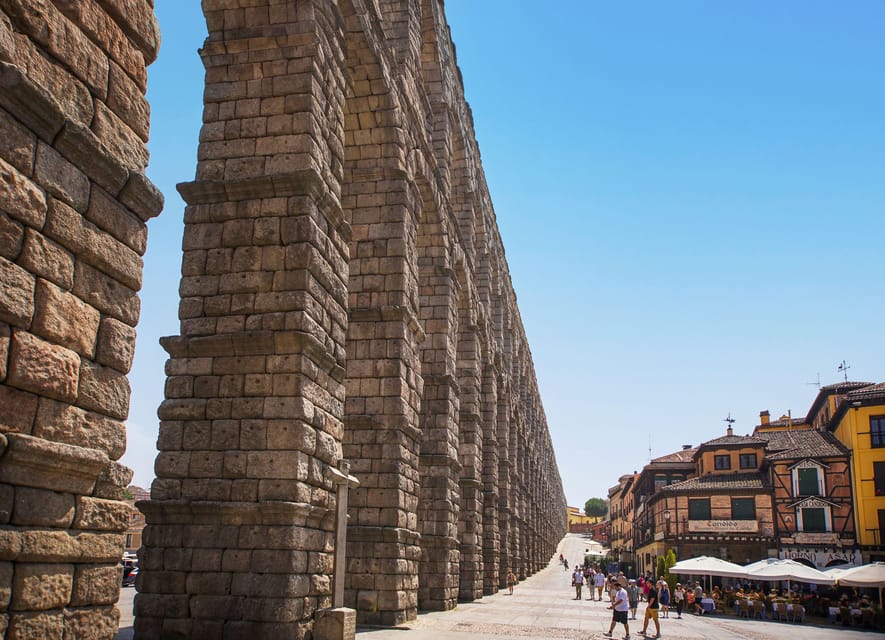 From Madrid: Guided Day Trip to Segovia, optional Alcázar - The Roman Aqueduct: what to look for besides the photo