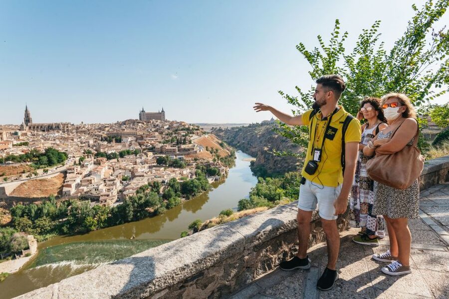 From Madrid: Guided Day Trip to Toledo by Bus - From Plaza de Neptuno to Mirador del Valle: the route that sets the mood
