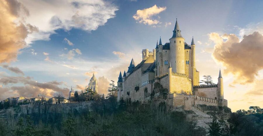 From Madrid: Segovia & Avila Day Trip with Optional Tickets - Key points if you want the best day