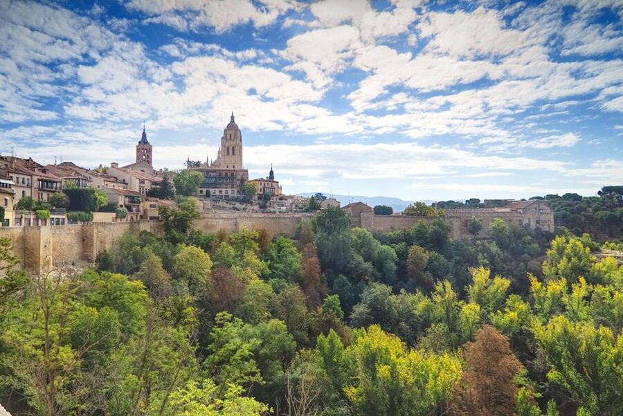 From Madrid: Segovia & Avila Day Trip with Optional Tickets - The Alcázar of Segovia: what you get from the outside