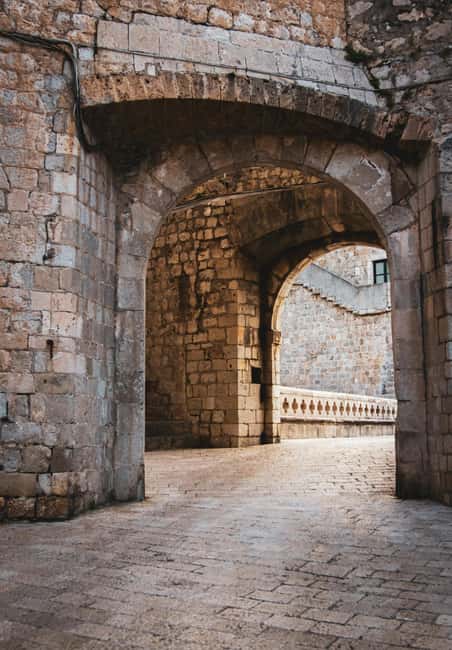 From Makarska: Day Trip to Dubrovnik - Sights You Can Aim For: Sponza Palace, the Cathedral, Franciscan Monastery