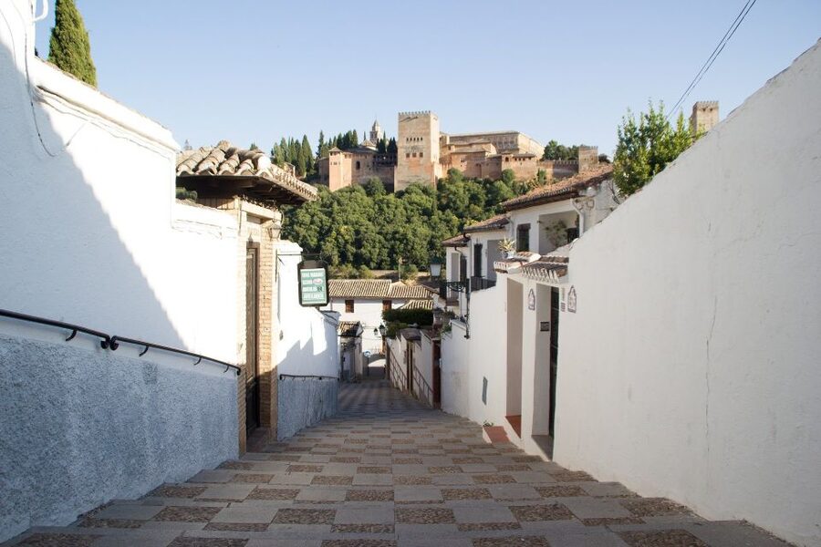 From Malaga and Costa Del Sol: Granada Day Trip - Calle Elvira and Plaza Nueva: where Granada’s flavors do the talking