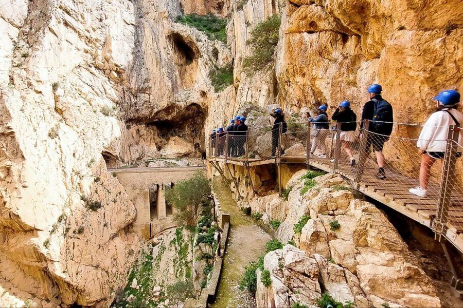 From Málaga: Caminito del Rey Guided Day Trip - The Caminito walk: 2.5 hours, 7 kilometers, and that wooden-platform feeling