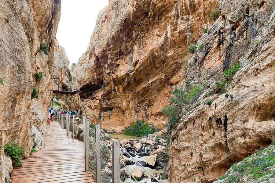 From Málaga: Caminito del Rey Guided Day Trip - Timing and season reality: heat, wind, and photo planning