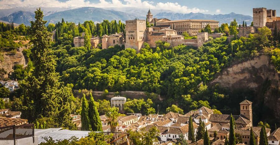 From Malaga: Day Trip to Alhambra by Bus with Entry Tickets - Entering Alhambra with a guide: where the complex finally makes sense
