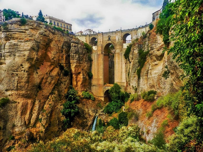 From Malaga: Ronda and Setenil de las Bodegas Day Trip - Setenil de las Bodegas: The Famous Rock Street, Plus a Tight Hour
