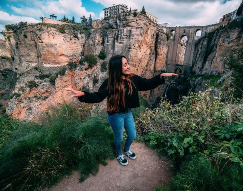 From Malaga: Ronda & Setenil de las Bodegas Guided Day Trip - Guides and Drivers: The Human Touch That Makes It Land