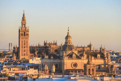 From Malaga: Seville Day Trip and Optional Monument Tickets - Plaza de España to Puerta de Jerez: the moment the day starts moving