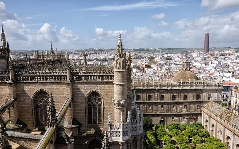 From Malaga: Seville Day Trip with Real Alcázar Tickets - Real Alcázar Guided Tour: What You’ll Actually See In 90 Minutes