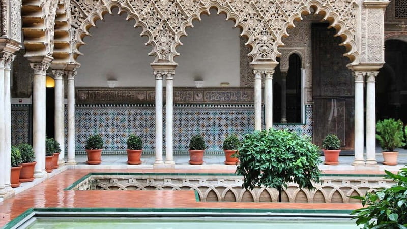 From Malaga: Seville Day Trip with Real Alcázar Tickets - What I’d Watch Out For: ID, Crowds, And Limited Alcázar Hours