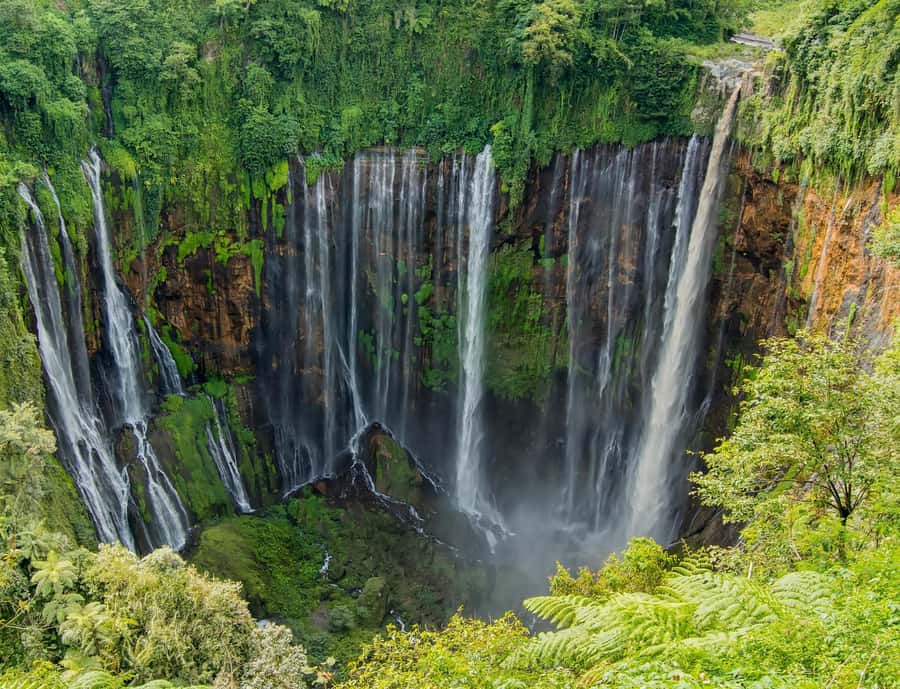 From Malang: Tumpak Sewu Waterfall Day Trip (Sharing) - Standing at the Bottom: Feel the Mist, Work the Best Photo Spots