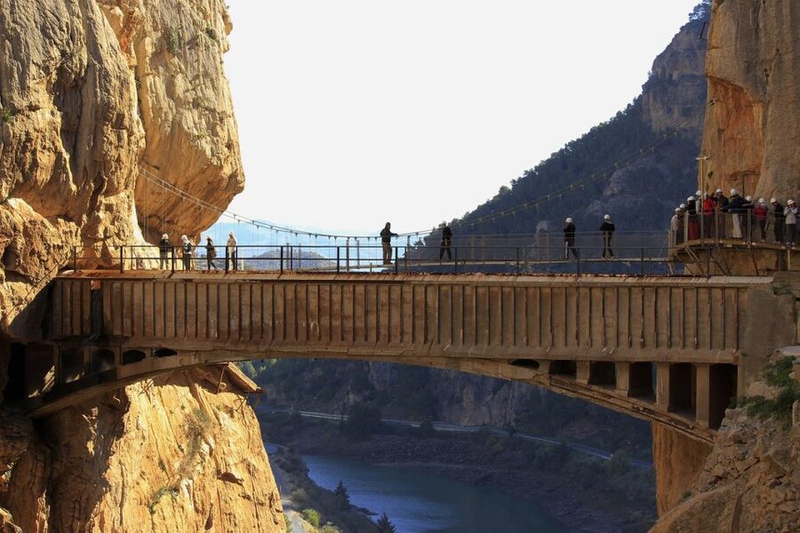 From Marbella or Estepona: Caminito del Rey Guided Day Trip - Walking the gorge path: what it’s like from step one to the bridge moment