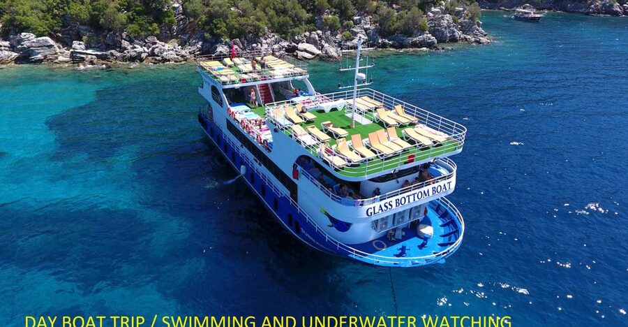 From Marmaris: Day Trip by Glass Bottom Semi Submarine - Marmaris start point: finding the boat near the Atatürk statue