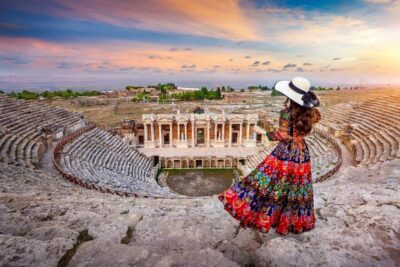 From Marmaris: Pamukkale Cotton Castle & Hierapolis Day Trip - Breakfast box and that roadside start: fuel before the hot walk