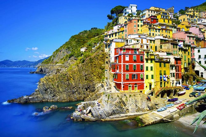 From Milan: Cinque Terre Guided Full-Day Trip With Cruise - Getting from Manarola to Monterosso: train time versus sea time