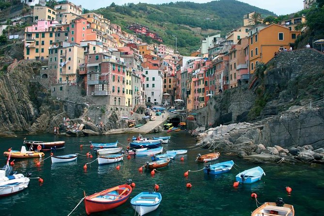 From Milan: Cinque Terre Guided Full-Day Trip With Cruise - The 90-minute boat cruise to La Spezia: the payoff (when it runs)