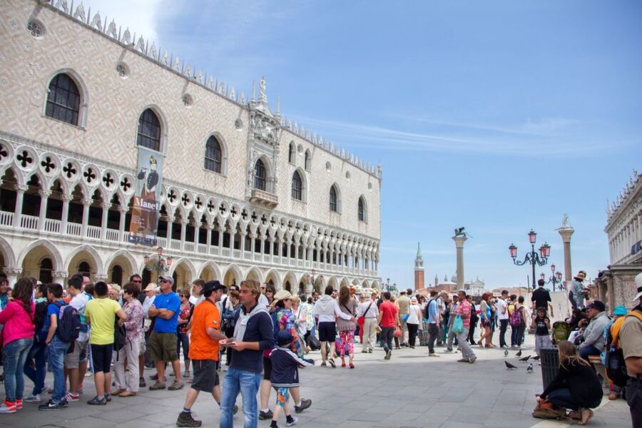 From Milan: Day Trip to Venice with Guided City Tour - Island-side time and Murano glass: what to expect from the non-city part
