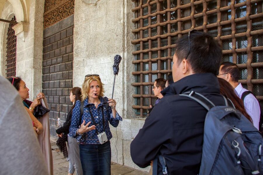 From Milan: Day Trip to Venice with Guided City Tour - Gondola rides, museums, and souvenirs: optional extras with real trade-offs