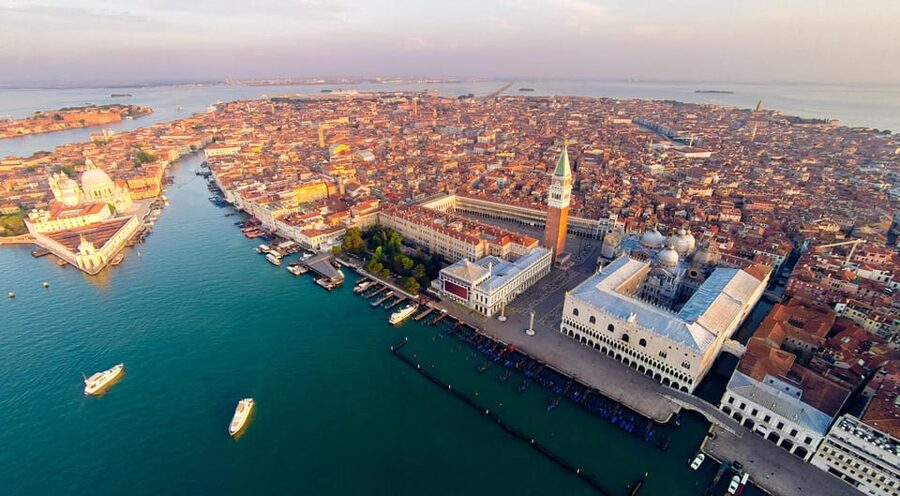 From Milan: Venice City Highlights Guided Day Trip - The lagoon boat transfer: your first real taste of Venice