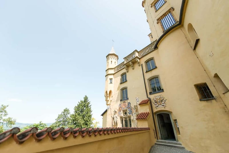 From Munich: Neuschwanstein & Linderhof Castle Full-Day Trip - Hohenschwangau: lunch, photos, and Ludwig’s early-life setting