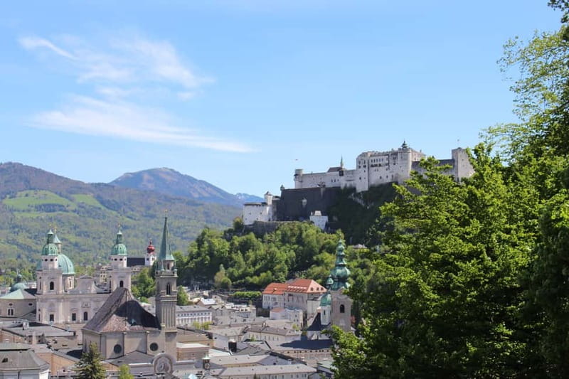 From Munich: Salzburg Day Trip by Train - The oldest restaurant stop and a few food cues for your free time