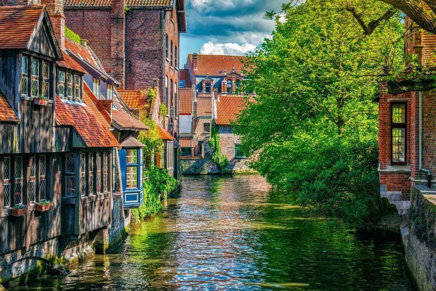 From Paris: Day Trip to Bruges with Optional Seasonal Cruise - Key things I’d plan around