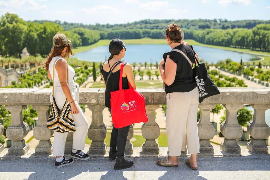 From Paris: Day Trip to Giverny & Versailles with Lunch - Two French Legends in One Day: Giverny Meets Versailles
