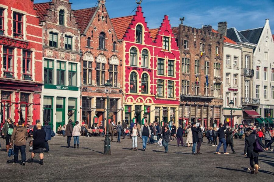 From Paris: Day Trip to the Enchanting Brussels and Bruges - The long coach ride: what comfort really means here