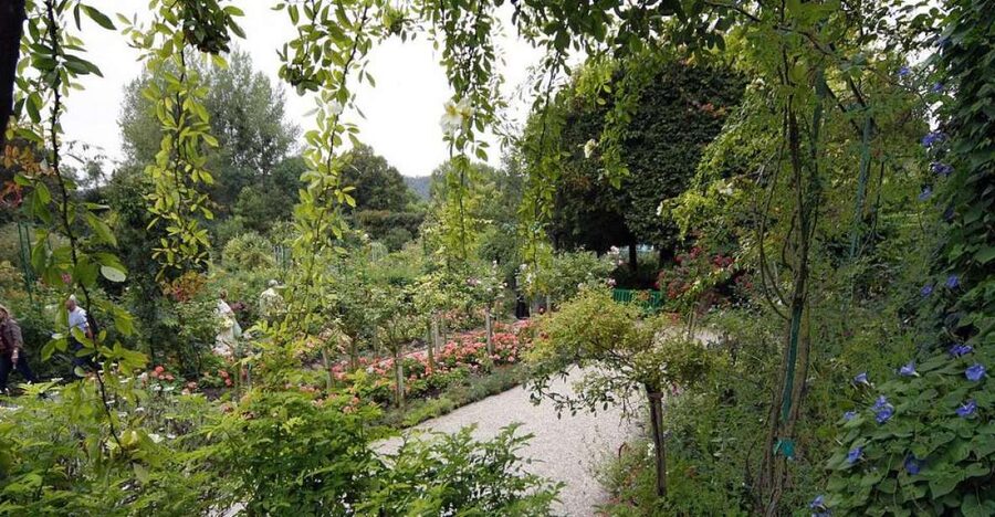 From Paris: Giverny and Monet's Home Day Trip - The drive through Normandy: where the day starts to feel different