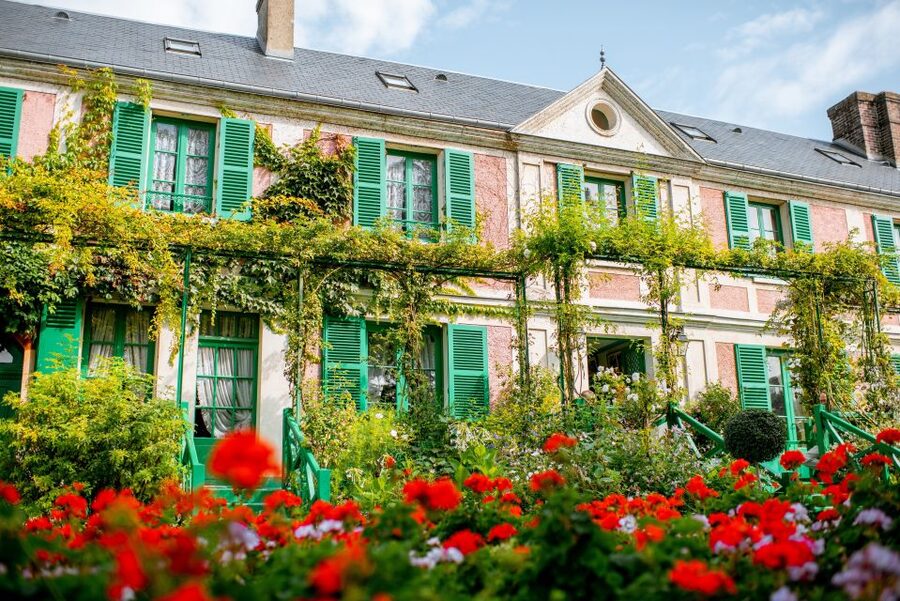 From Paris: Giverny and Versailles Palace Guided Day Trip - Giverny Village Free Time: Lunch, a Reset, and a Slower Pace