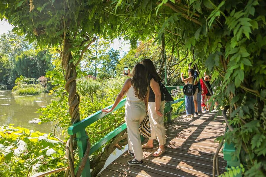 From Paris: Giverny Day Trip with Audio Guide or Live Guide - Monet’s House: where color and intention start