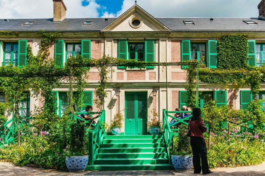 From Paris: Giverny, Monet’s House, & Gardens Half-Day Trip - Monet’s Water Garden and Lily Ponds: The Walk That Does the Heavy Lifting
